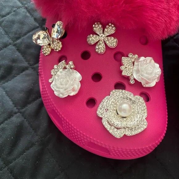 CROCS Pink Fuzzy Mules for Cozy Comfort - Picture 4 of 9